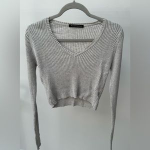 Brandy‎ Melville V-Neck Long Sleeve Top in Gray